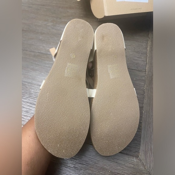 WOMEN'S JOURNEE COLLECTION NAVARA SANDALS 8.5 - Picture 4 of 6